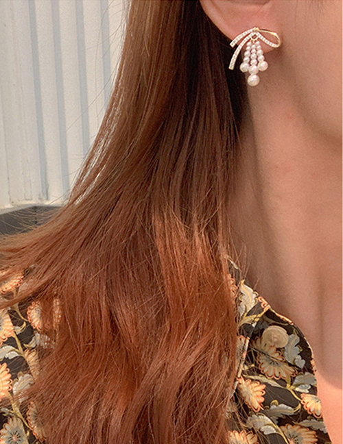 Fashion Gold Color Alloy Inlaid Knotted Pearl Tassel Earrings