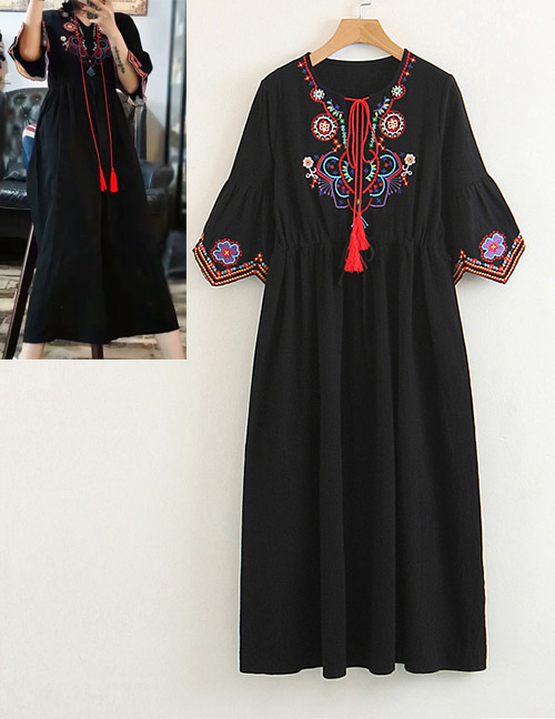 Fashion Black Tassel Decorated Round Neckline Dress