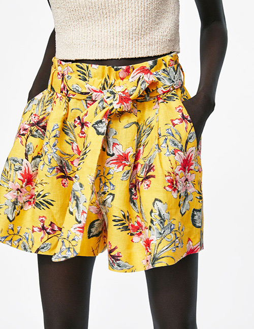 Fashion Yellow Flower Pattern Decorated Shorts
