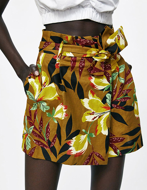 Fashion Brown Flower Pattern Decorated Shorts