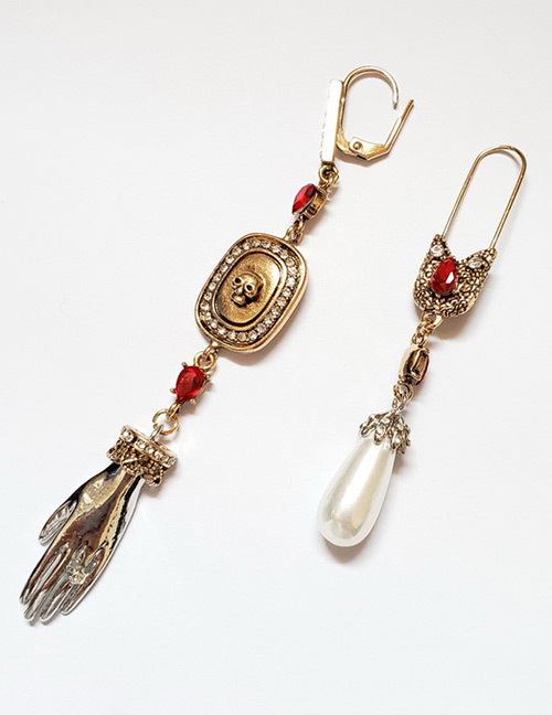 Fashion Gold Color Pearl Decorated Hand Shape Earrings
